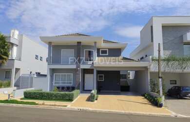 Imagem: A casa em condomínio possui 3 Dormitórios, 3 Suítes, 5 Banheiros