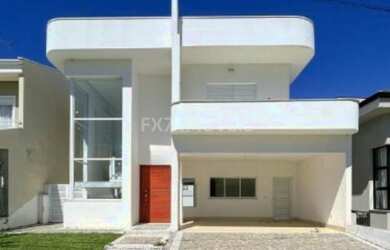 Imagem: A casa em condomínio possui 4 Dormitórios, 3 Suítes, 5 Banheiros