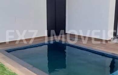 Imagem: A casa em condomínio possui 3 Dormitórios, 3 Suítes, 5 Banheiros