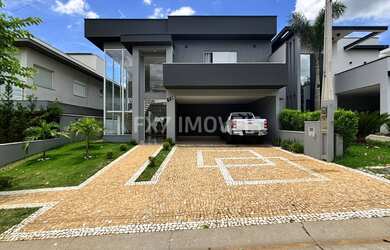 Imagem: A casa em condomínio possui 3 Dormitórios, 3 Suítes, 5 Banheiros