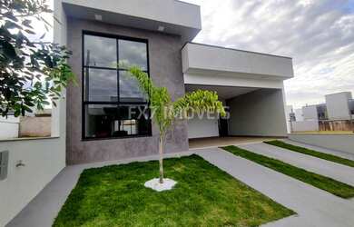 Imagem: A casa em condomínio possui 3 Dormitórios, 1 Suíte, 3 Banheiros