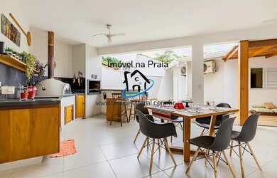 Imagem: A casa possui 4 Dormitórios, 1 Suíte, 2 Banheiros, 4 Vagas