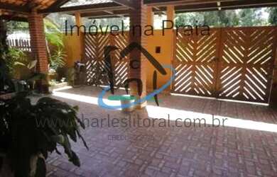 Imagem: A casa possui 4 Dormitórios, 1 Suíte, 3 Banheiros, 2 Vagas