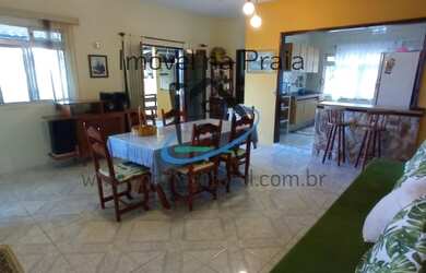 Imagem: A casa possui 4 Dormitórios, 1 Suíte, 3 Banheiros, 1 Vaga