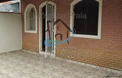 Imagem: A casa possui 2 Dormitórios, 1 Suíte, 1 Banheiro, 2 Vagas