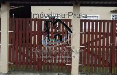 Imagem: A casa possui 4 Dormitórios, 2 Banheiros, 2 Vagas na garagem