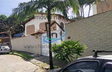 Imagem: A casa possui 2 Dormitórios, 1 Suíte, 2 Banheiros, 1 Vaga