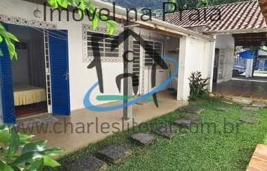 Imagem: A casa possui 5 Dormitórios, 1 Suíte, 3 Banheiros e 4 Vagas