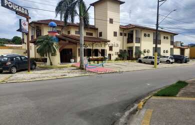 Imagem: A casa possui 19 Dormitórios, 19 Suítes, 23 Vagas na garagem