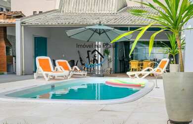 Imagem: A casa e possui 3 Dormitórios, 1 Suíte, 3 Banheiros, 3 Vagas