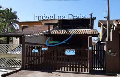 Imagem: A casa possui 4 Dormitórios, 2 Suítes, 2 Banheiros, 2 Vagas