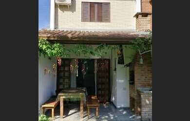 Imagem 2: Sobrado em Condomínio para Venda em Caraguatatuba / SP no bairro Massaguaçu