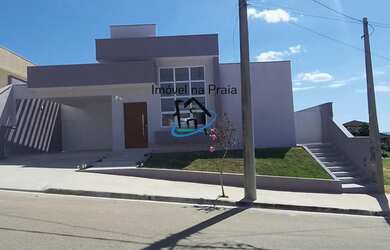 Imagem: A casa possui 3 Dormitórios, 1 Suíte, 3 Banheiros, 2 Vagas