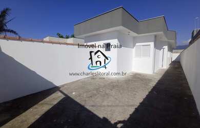 Imagem: A casa possui 2 Dormitórios, 1 Suíte, 2 Banheiros, 1 Vaga