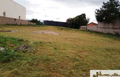 Imagem: O terreno possui 3.322m² de Área Privada e está localizado