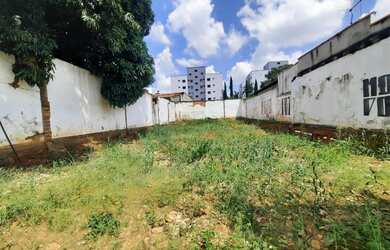 Imagem: O terreno à venda possui 250m² de Área Privada e está localizado