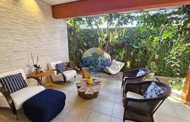 Imagem: A casa em condomínio possui 4 Dormitórios, 4 Suítes, 5 Banheiros