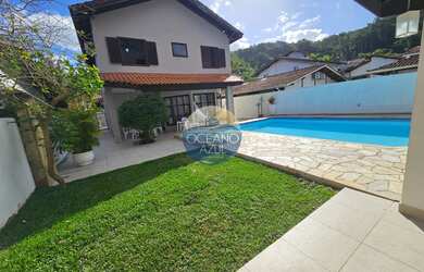 Imagem: A casa possui 4 Dormitórios, 1 Suíte, 3 Banheiros, 3 Vagas