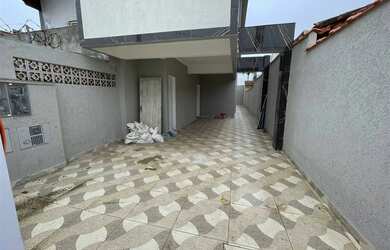 Imagem: A casa possui 2 Dormitórios, 1 Suíte, 1 Banheiro, 1 Vaga na