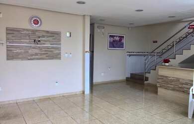 Imagem: A sala comercial possui 1 Banheiro, 4 Vagas na garagem, 416m²