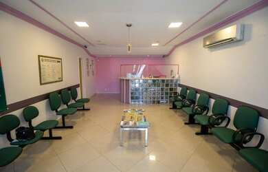 Imagem: A sala comercial possui 1 Banheiro, 5 Vagas na garagem, 350m²