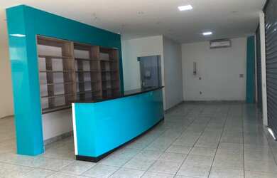 Imagem: A sala comercial possui 1 Banheiro, 5 Vagas na garagem e 280m²