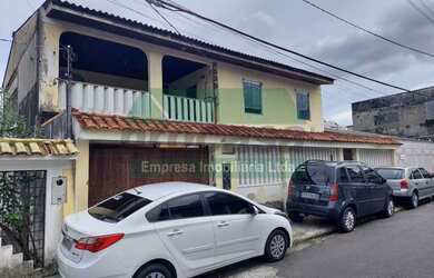 Imagem: A casa possui 4 Dormitórios, 4 Suítes, 1 Banheiro, 6 Vagas