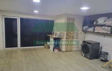 Imagem: A casa possui 5 Dormitórios, 3 Suítes, 1 Banheiro, 1 Vaga