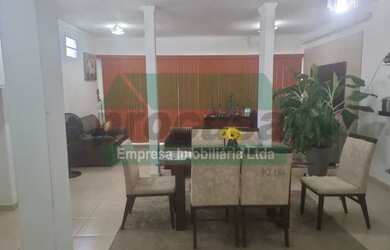 Imagem: A casa possui 3 Dormitórios, 3 Suítes, 1 Banheiro, 1 Vaga