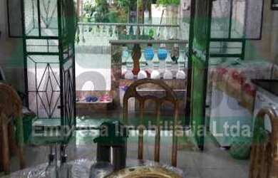 Imagem: A casa possui 4 Dormitórios, 2 Suítes, 1 Banheiro, 4 Vagas