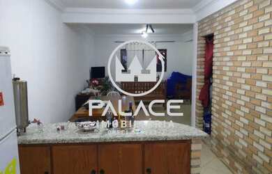 Imagem: A casa em condomínio possui 2 Dormitórios, 2 Suítes, 3 Banheiros