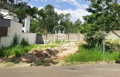 Imagem: O terreno possui 212m² de Área e está localizado em Horto