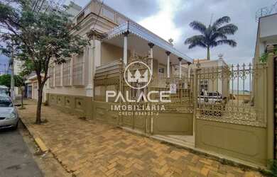 Imagem: A loja possui 3 Banheiros, 15 Vagas na garagem, 400m² de Área