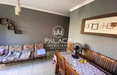 Imagem: A casa possui 2 Dormitórios, 1 Suíte, 2 Banheiros, 2 Vagas