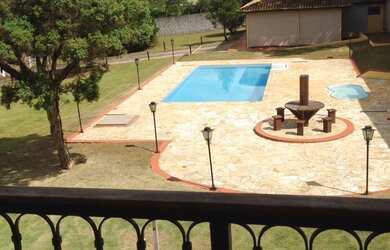 Imagem: A chácara possui 3 Dormitórios, 1 Suíte, 3 Banheiros, 5 Vagas