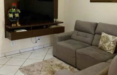 Imagem: A casa possui 3 Dormitórios, 1 Suíte, 3 Banheiros, 2 Vagas