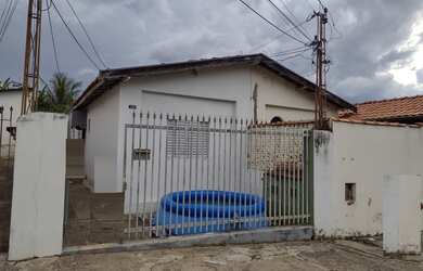 Imagem: A casa possui 1 Dormitório, 1 Banheiro, 44m² de Área Privada