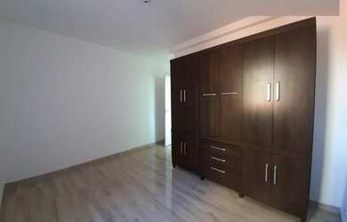 Imagem: O apartamento possui 2 Dormitórios, 1 Suíte, 3 Banheiros