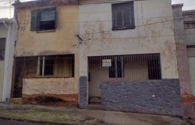 Imagem: A casa possui 2 Dormitórios, 1 Banheiro, 123m² de Área Privada