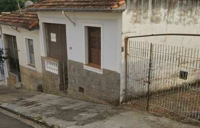 Imagem: A casa possui 2 Dormitórios, 1 Banheiro, 81m² de Área Privada