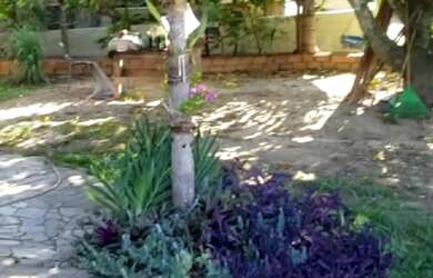 Imagem: A chácara possui 3 Dormitórios, 2 Banheiros, 2 Vagas na garagem