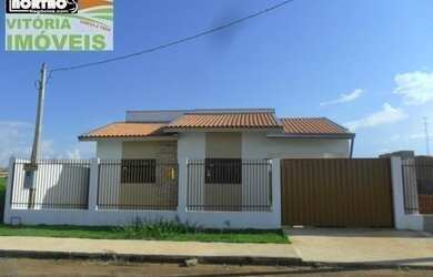 Imagem: A casa possui 2 Banheiros e está localizado em Vilhena, RO