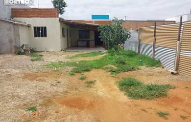 Imagem: A casa possui 1 Banheiro e está localizado em Sinop, MT à