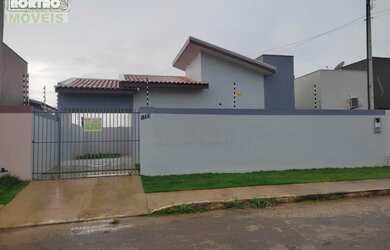 Imagem: A casa possui 2 Banheiros e está localizado em Vilhena, RO