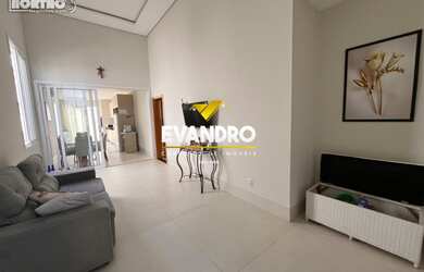 Imagem: A casa possui 2 Banheiros e está localizado em Cuiabá, MT