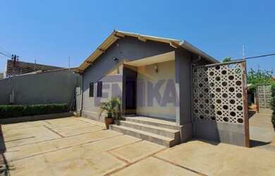 Imagem: A casa possui 2 Banheiros e está localizado em Cuiabá, MT