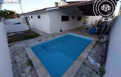 Imagem: A casa à venda possui 4 Banheiros e está localizado em João