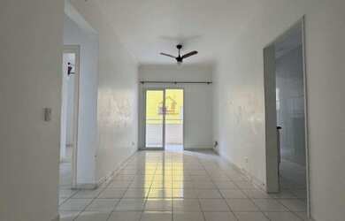 Imagem: O apartamento possui 2 Banheiros e está localizado em Praia