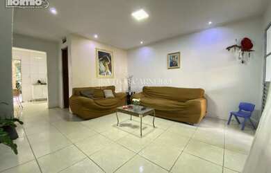 Imagem: A casa possui 2 Banheiros e está localizado em Salvador, BA