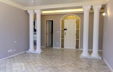 Imagem: O apartamento possui 4 Dormitórios, 2 Suítes, 3 Banheiros